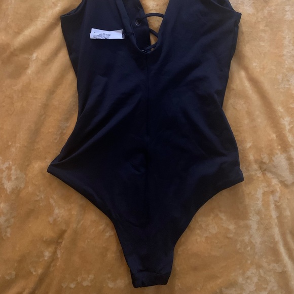 Tavik Roan Black One Piece 🖤 - Picture 5 of 7